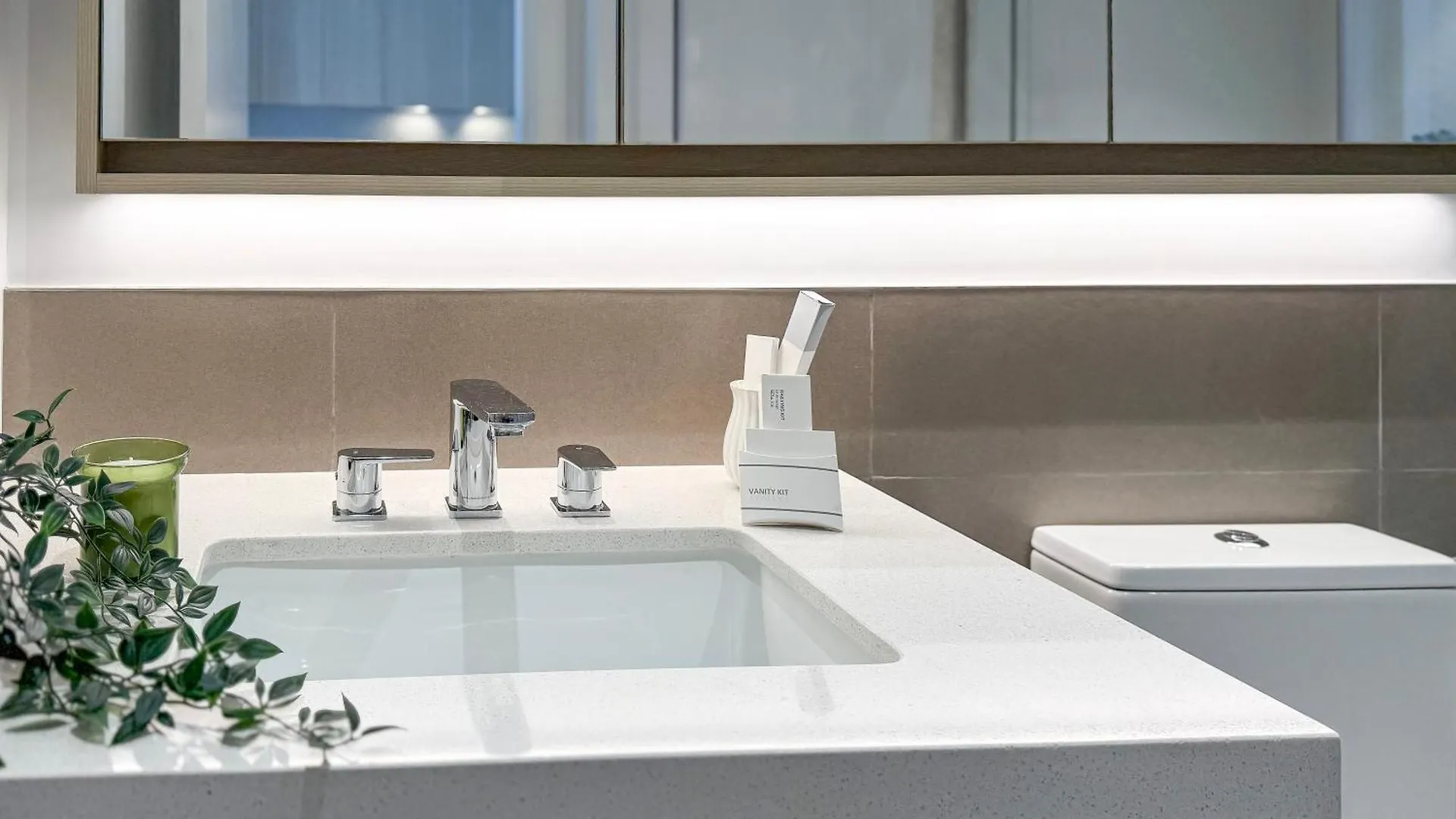 Modern Chic Studio Apartment, Belgravia Heights 2, Jvc Dubai 0*,