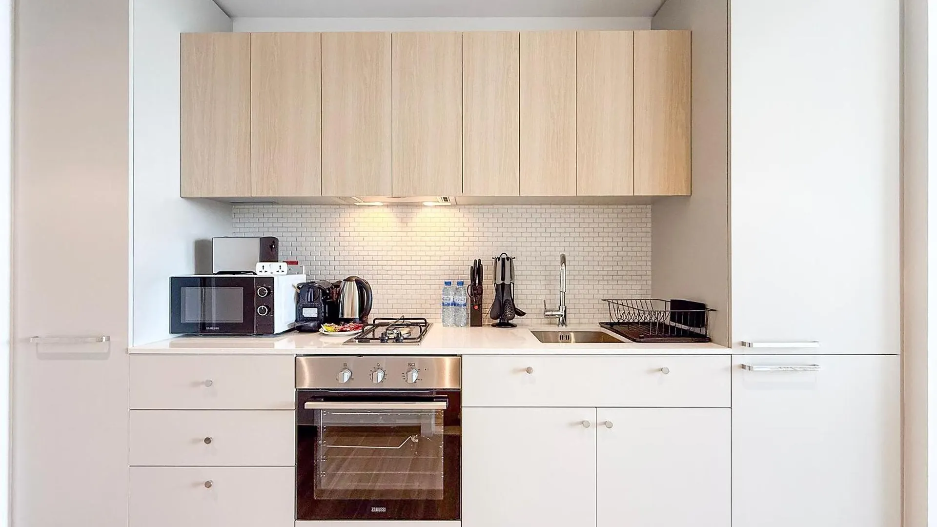 Modern Chic Studio Apartment, Belgravia Heights 2, Jvc Dubai 0*,